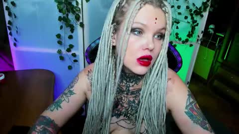 Hannah online show from 11-11-25, 10:26