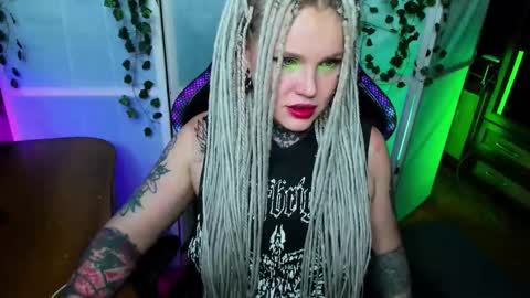 Hannah online show from 11-11-25, 11:49