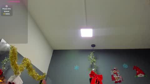 Snapshot of hannah_miller__ chatting on 12-24-24, 11:06 HANNAH MILLER online show from 12-24-24, 11:06