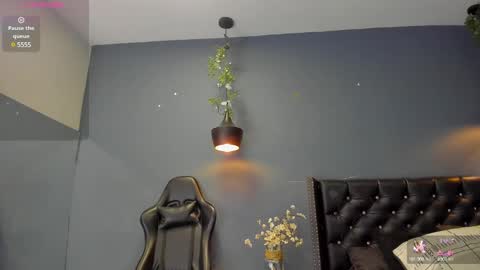 Snapshot of hannah_miller__ chatting on 01-15-25, 11:21 HANNAH MILLER online show from 01-15-25, 11:21