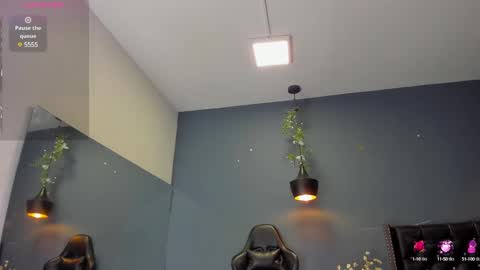 Snapshot of hannah_miller__ chatting on 01-16-25, 11:26 HANNAH MILLER online show from 01-16-25, 11:26