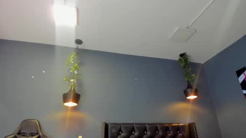 Snapshot of hannah_miller__ chatting on 01-17-25, 11:27 HANNAH MILLER online show from 01-17-25, 11:27