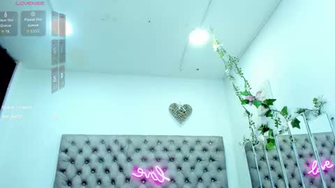Snapshot of hannah_miller__ chatting on 09-29-25, 05:18 HANNAH MILLER online show from 09-29-25, 05:18