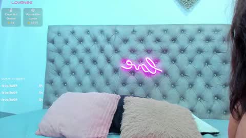 Snapshot of hannah_miller__ chatting on 10-02-25, 05:53 HANNAH MILLER online show from 10-02-25, 05:53