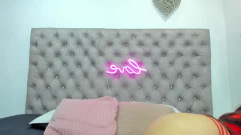 Snapshot of hannah_miller__ chatting on 10-10-25, 05:45 HANNAH MILLER online show from 10-10-25, 05:45