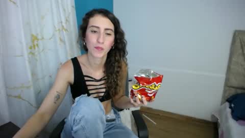 Snapshot of hannah_scottt chatting on 05-30-26, 12:08 Hannah online show from 05-30-26, 12:08
