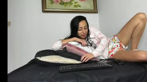 Snapshot of hannah_whitee_ chatting on 04-25-26, 12:08 Hannah online show from 04-25-26, 12:08