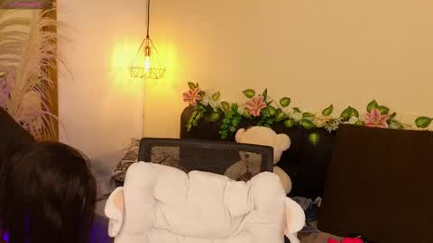 Hannah Williams online show from 09-17-25, 09:16