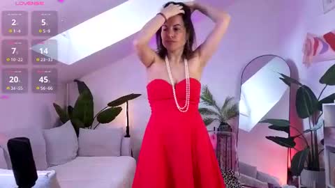 Hannah online show from 06-12-26, 05:28