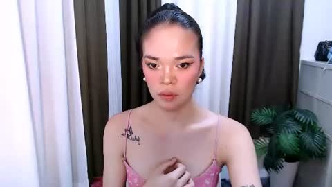 HANNAH online show from 05-19-26, 01:56
