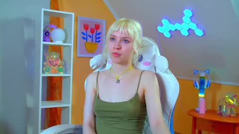 Hannah online show from 06-03-26, 03:39