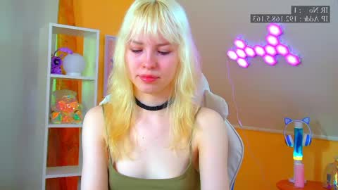 Hannah online show from 06-10-26, 06:23