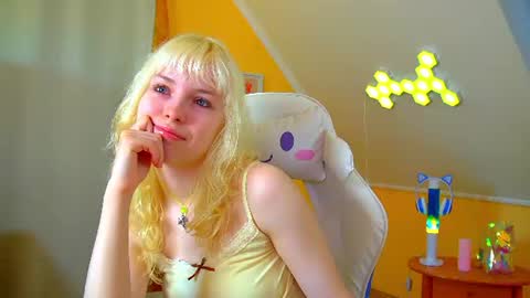 Hannah online show from 06-25-26, 06:18