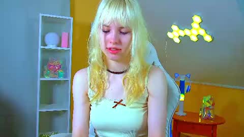 Hannah online show from 07-08-26, 06:18