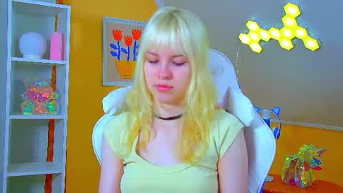 Hannah online show from 07-12-26, 06:15