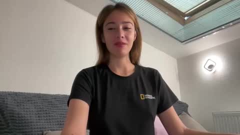 hannahinto online show from 11-19-25, 04:34