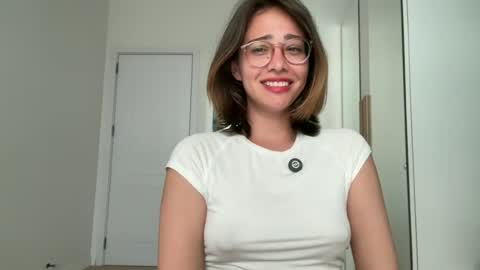 Snapshot of hannahinto chatting on 08-01-26, 04:23 hannahinto online show from 08-01-26, 04:23