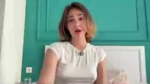 Snapshot of hannahinto chatting on 08-06-26, 12:40 hannahinto online show from 08-06-26, 12:40