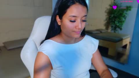 hannahmonttgomery  Help me reach 100 Hands up online show from 08-01-26, 04:17