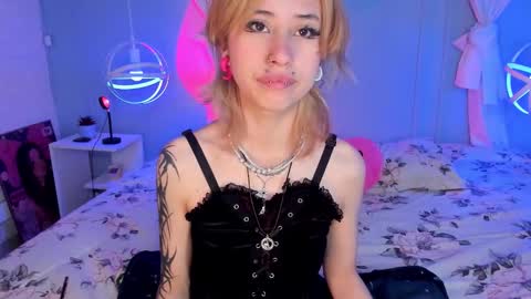 Hannah online show from 10-11-25, 02:37
