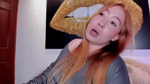 hannamartinn_ online show from 10-28-25, 04:31