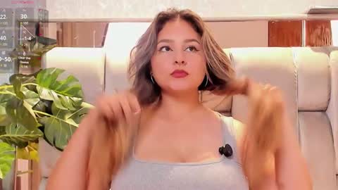 Snapshot of hannapret chatting on 11-15-25, 10:04 HANA online show from 11-15-25, 10:04