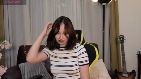 hannari_ online show from 07-24-26, 04:38