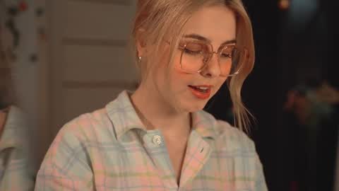 Snapshot of hannasthesia chatting on 12-10-24, 05:39 Hanna online show from 12-10-24, 05:39