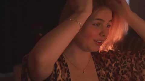 Snapshot of hannasthesia chatting on 03-03-25, 05:42 Hanna online show from 03-03-25, 05:42