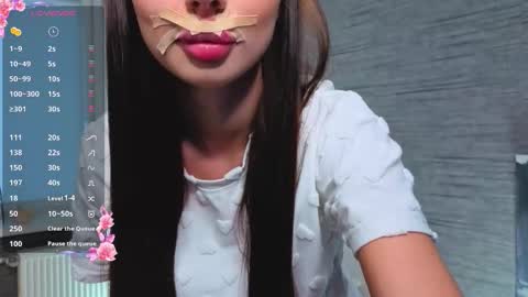 Snapshot of hannavaile chatting on 10-15-25, 07:19 Hanna online show from 10-15-25, 07:19