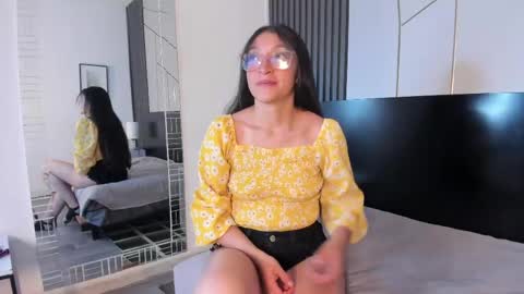 hannawen_ online show from 05-03-26, 08:37