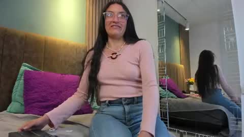 hannawen_ online show from 06-18-26, 09:14