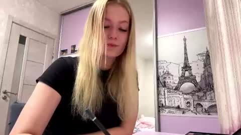 Snapshot of hannawindholz chatting on 07-11-26, 12:35 Kate online show from 07-11-26, 12:35