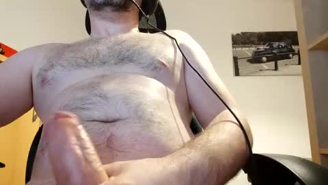 Snapshot of hannisch chatting on 01-03-25, 11:33 hannisch online show from 01-03-25, 11:33