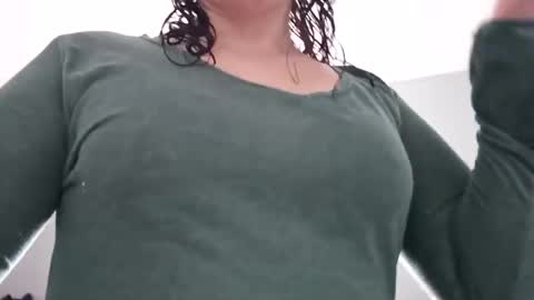 Snapshot of hannukahhottie chatting on 02-19-26, 05:42 Sabrina online show from 02-19-26, 05:42