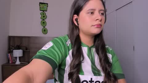 taylor live   online show from 10-22-25, 07:35