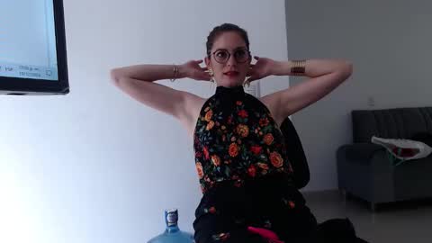 hanny_333 online show from 12-19-24, 05:50
