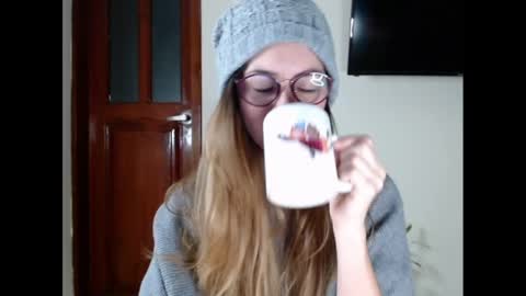 hanny_333 online show from 01-21-25, 09:35