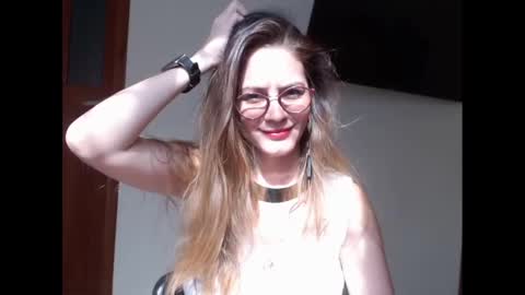 hanny_333 online show from 02-05-25, 08:04