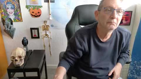 charly online show from 09-22-25, 07:43