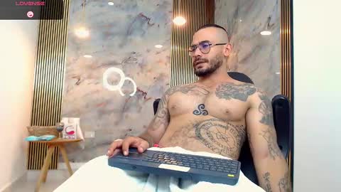 hanz_col online show from 12-23-24, 02:13