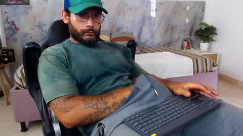 hanz_col online show from 04-22-26, 02:18