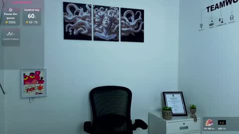 Snapshot of hanzking01 chatting on 10-11-25, 10:25 Hanzking01 online show from 10-11-25, 10:25