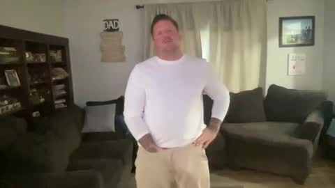 DadBod online show from 11-21-25, 03:54