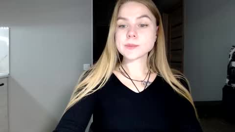 happy_fox_ online show from 03-25-26, 08:59