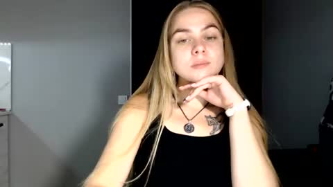 happy_fox_ online show from 07-19-26, 08:56