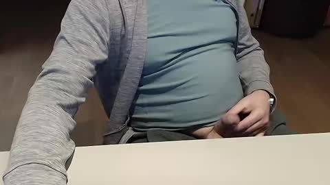 Snapshot of happybugger chatting on 01-17-25, 01:13 Cum for you online show from 01-17-25, 01:13