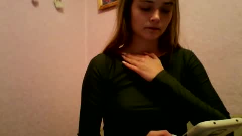 Snapshot of happyemily18 chatting on 11-11-25, 07:25 happyemily online show from 11-11-25, 07:25