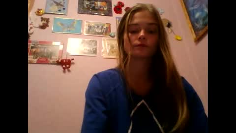 Snapshot of happyemily18 chatting on 11-17-25, 09:09 happyemily online show from 11-17-25, 09:09