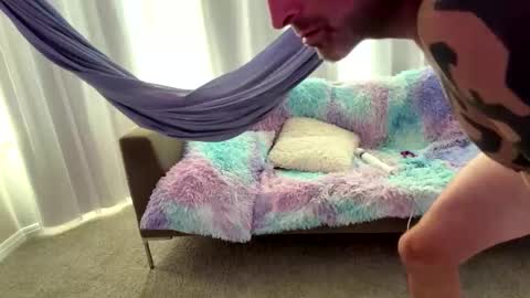 Snapshot of happyendingstory chatting on 10-05-25, 10:18 Josh Hamilton online show from 10-05-25, 10:18